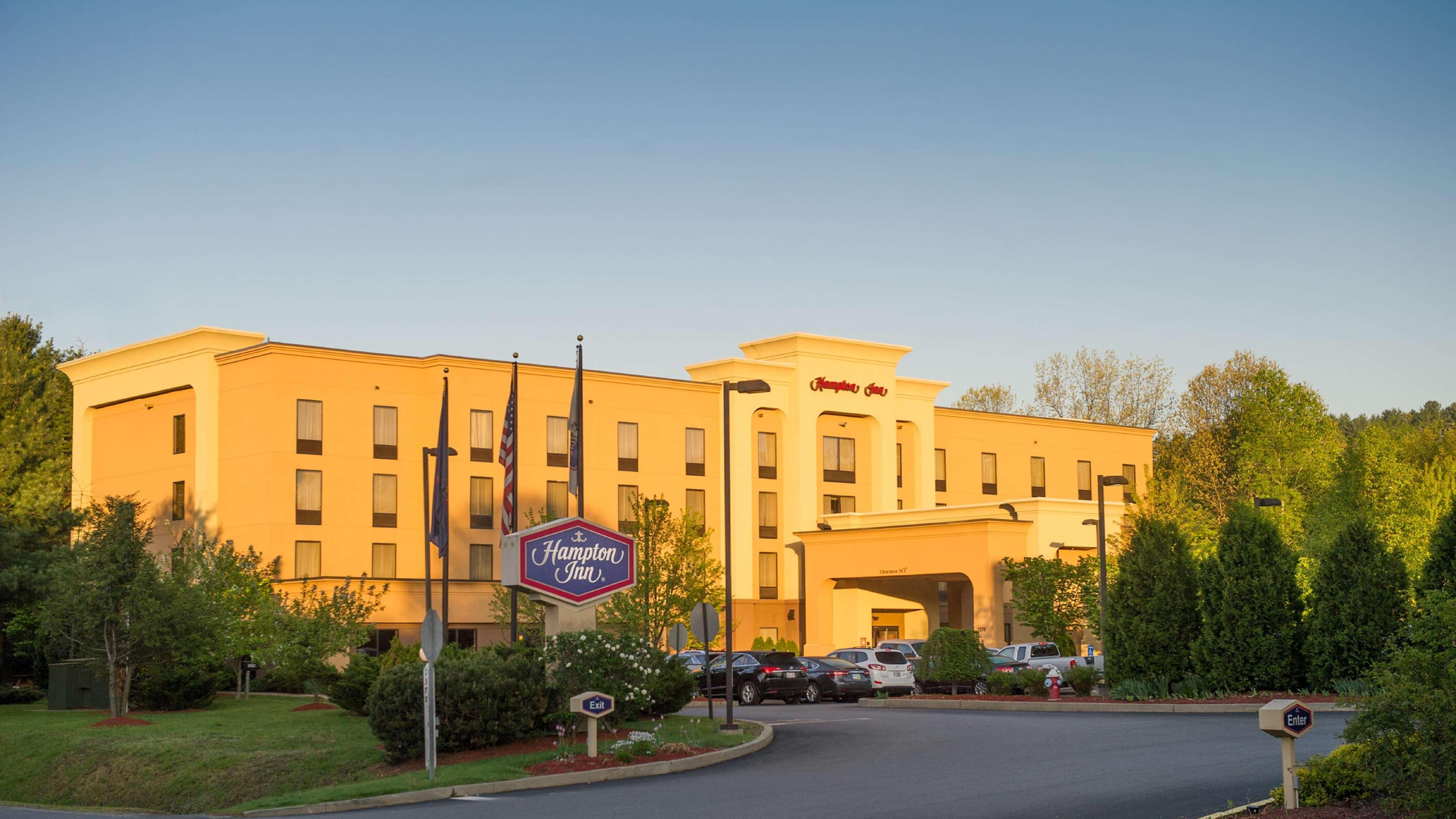 Hotel Hampton By Hilton Brattleboro Exterior foto