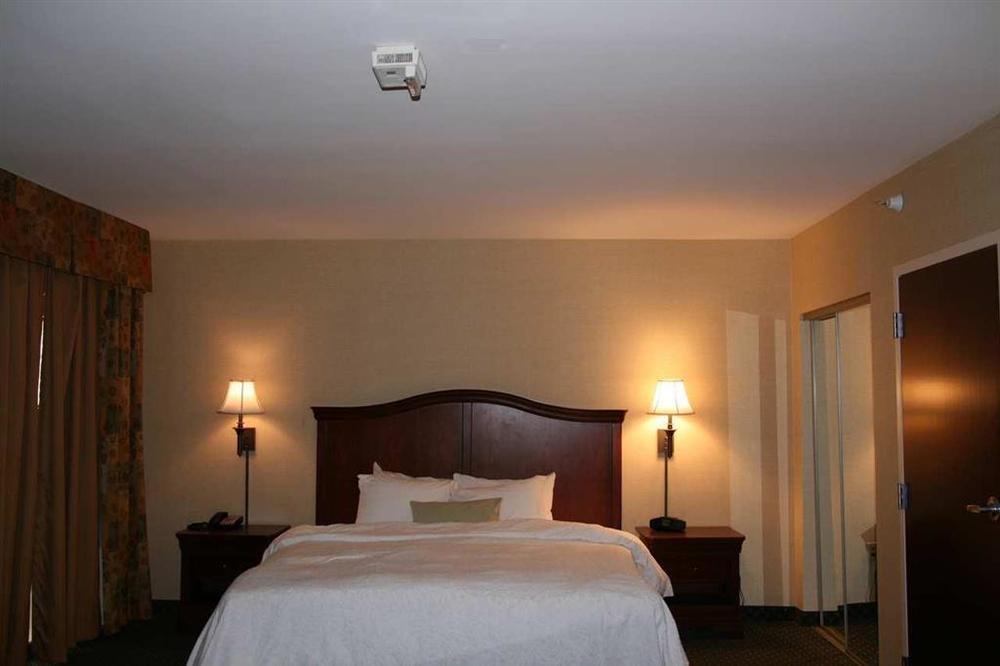 Hotel Hampton By Hilton Brattleboro Habitación foto