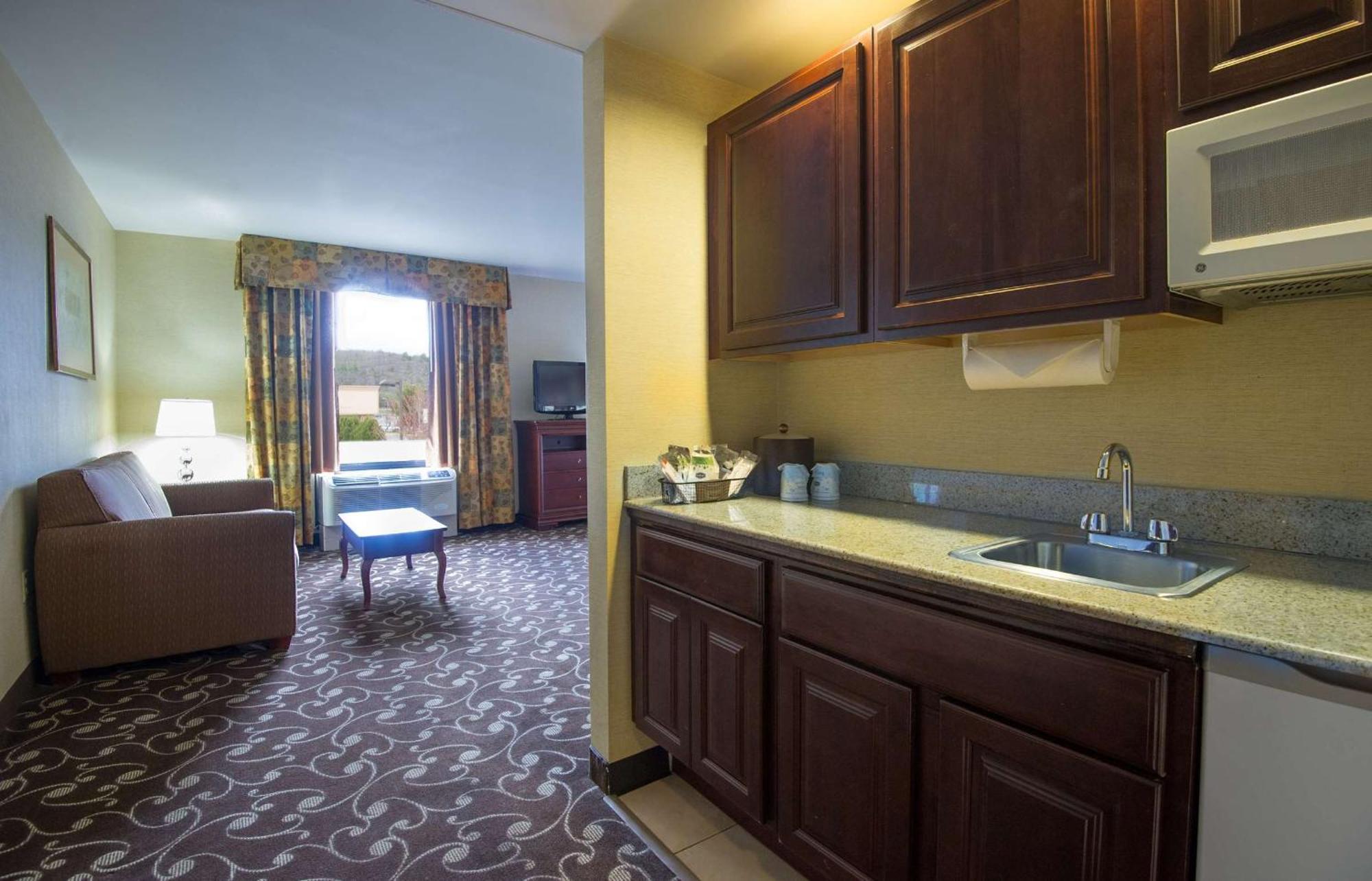 Hotel Hampton By Hilton Brattleboro Exterior foto